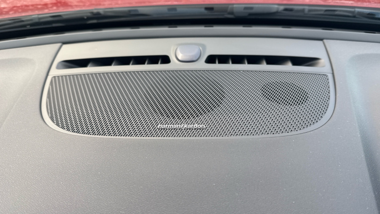 Volvo XC40 2.0 B4P Ultra Dark 5dr Auto Petrol Estate